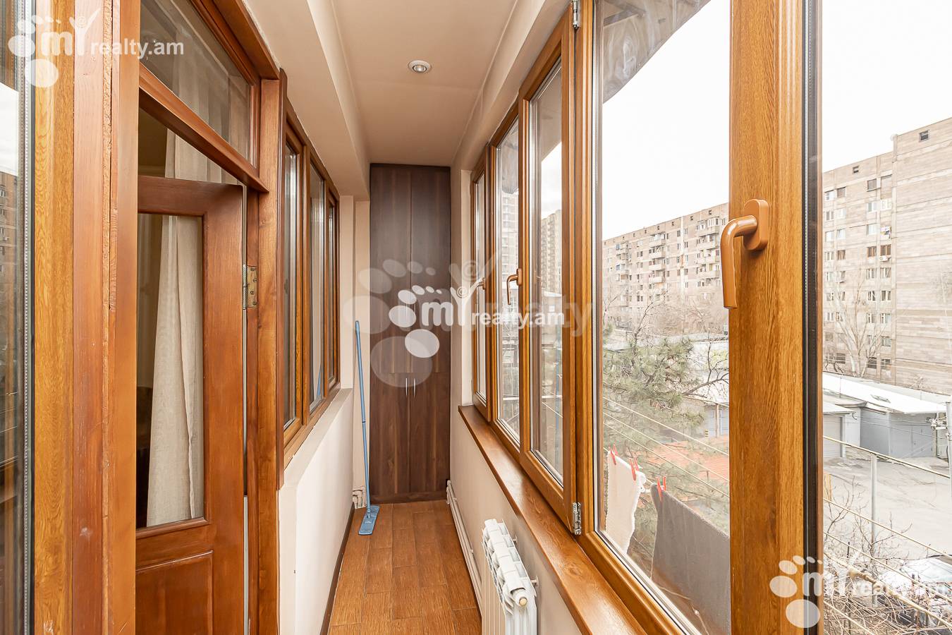 3 սենյականոց բնակարան  Ե. Քոչար փող, Կենտրոն Երևան, 143637