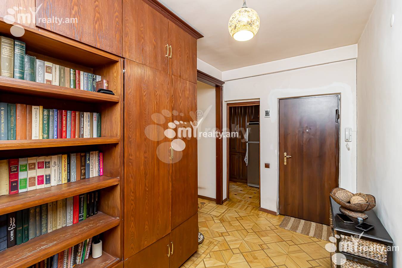 3 սենյականոց բնակարան  Ե. Քոչար փող, Կենտրոն Երևան, 143637