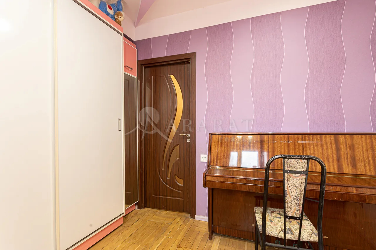 3 bedroom apartment for sale E. Qochar St, Center Yerevan, 157683