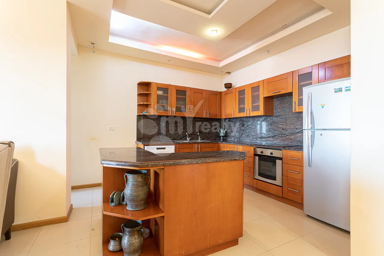 3 bedroom apartment for rent Antarayin St, Center Yerevan, 159001
