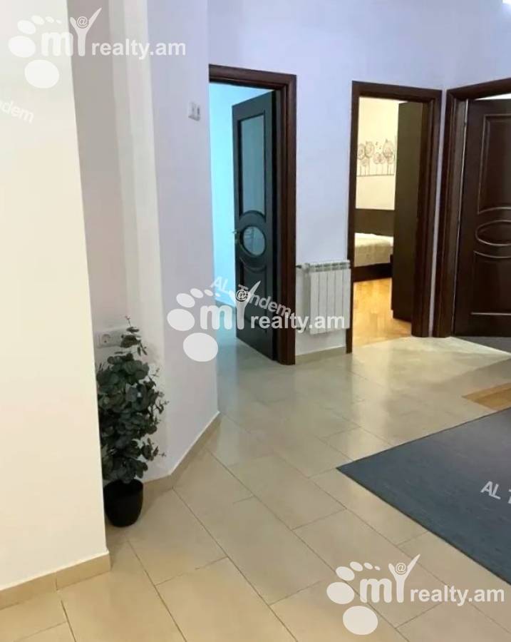 3 սենյականոց բնակարան  Ռոստոմի փող, Կենտրոն Երևան, 153794