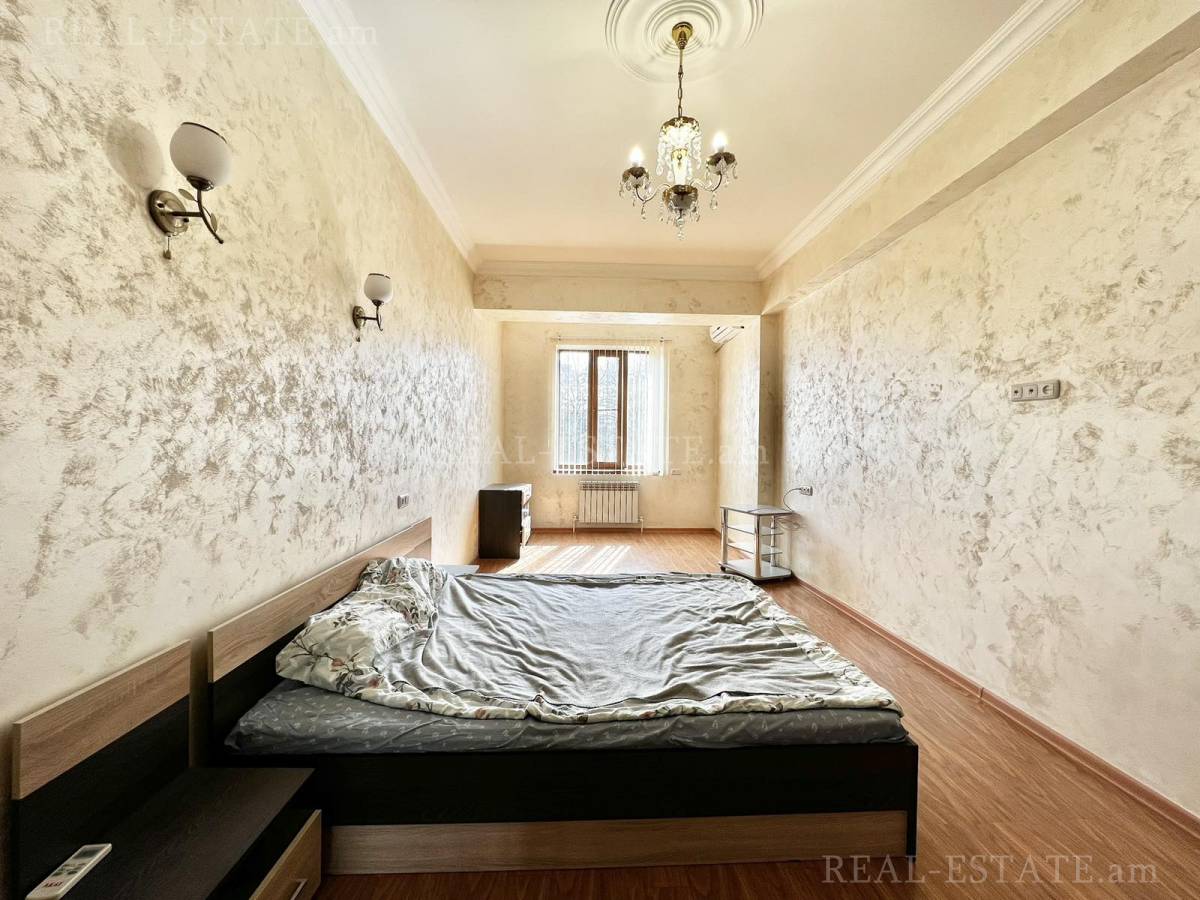 Купить 3 комнатную квартиру Лер. Камсар ул, Центр Ереван, 129972