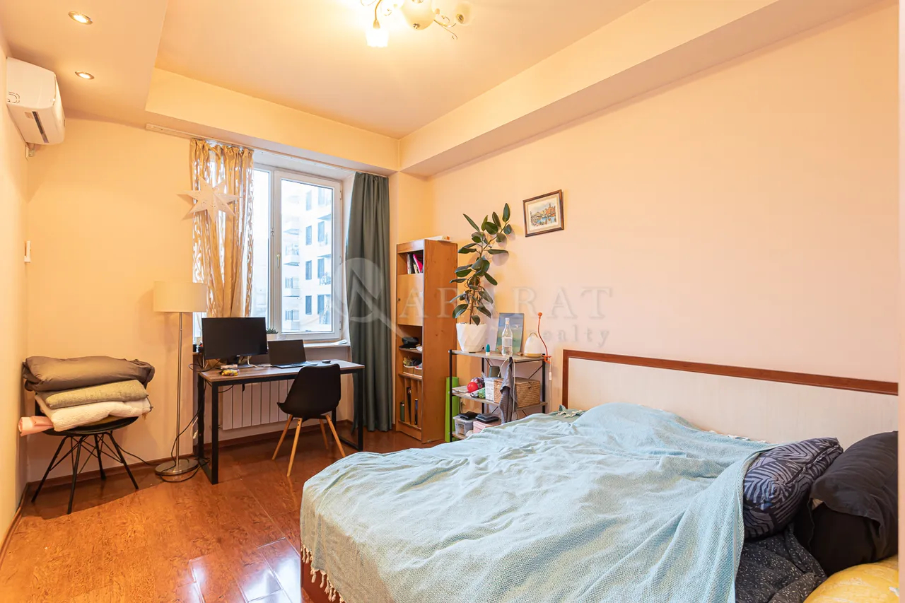 4 bedroom apartment for sale A. Avetisyan St, Arabkir Yerevan, 159611