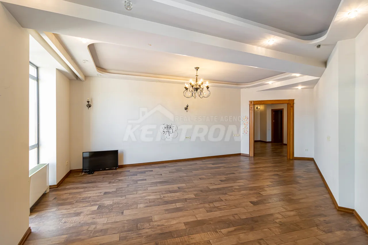 4 bedroom apartment for sale خیابان د. دِمیرچیان, مرکز شهر ایروان, 157680