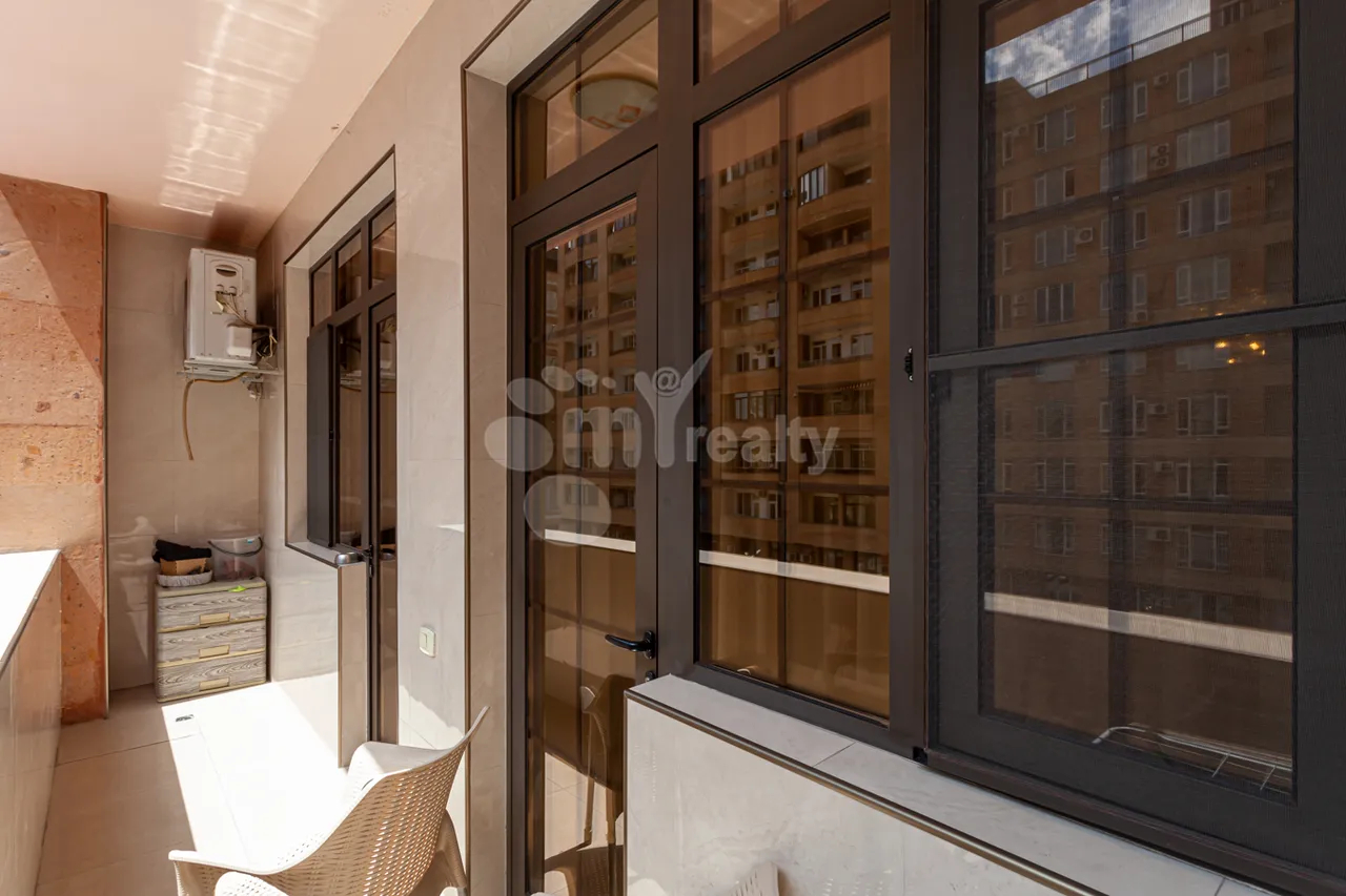 3 bedroom apartment for rent Abovyan St, Center Yerevan, 158979