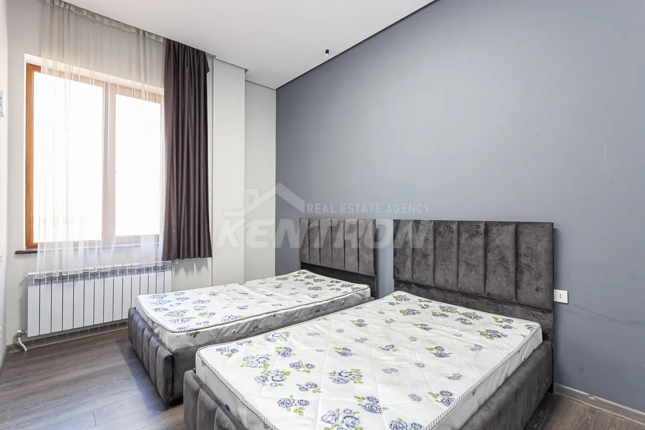 4 bedroom apartment for sale Azatutyan Ave, Arabkir Yerevan, 161890