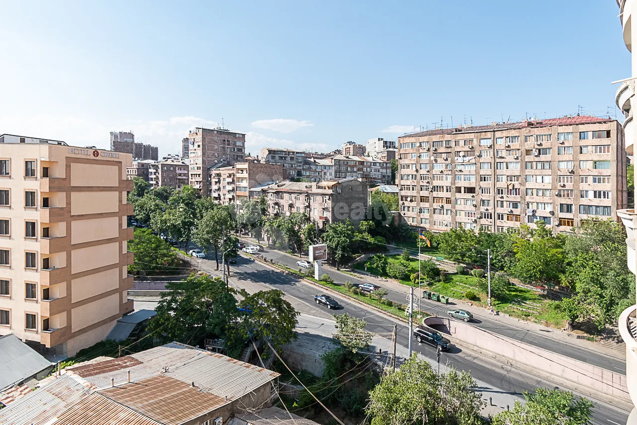 3 bedroom apartment for rent Baghramyan av(Arabkir), Arabkir Yerevan, 161514