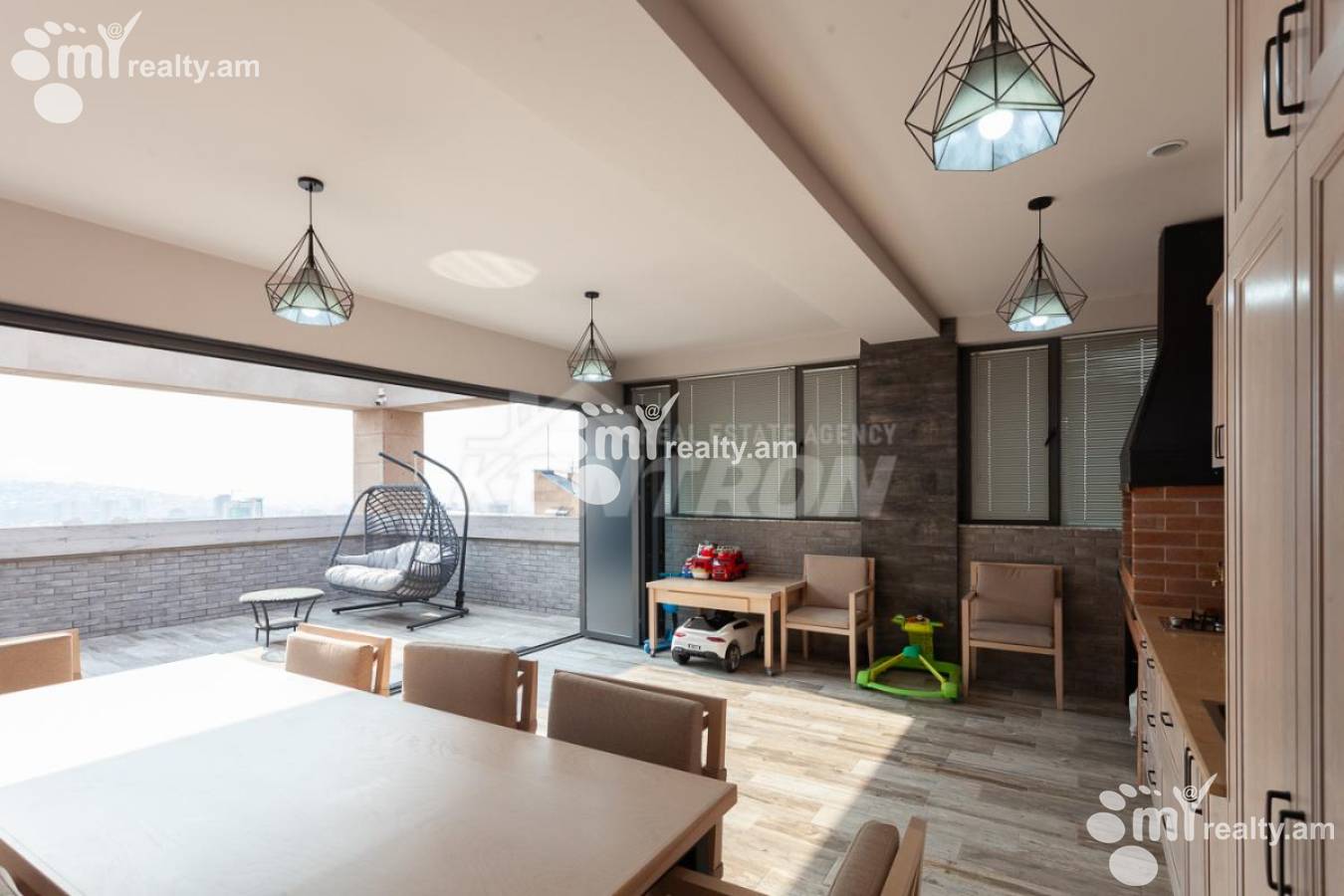 3 bedroom apartment for sale Amiryan St, Center Yerevan, 141611