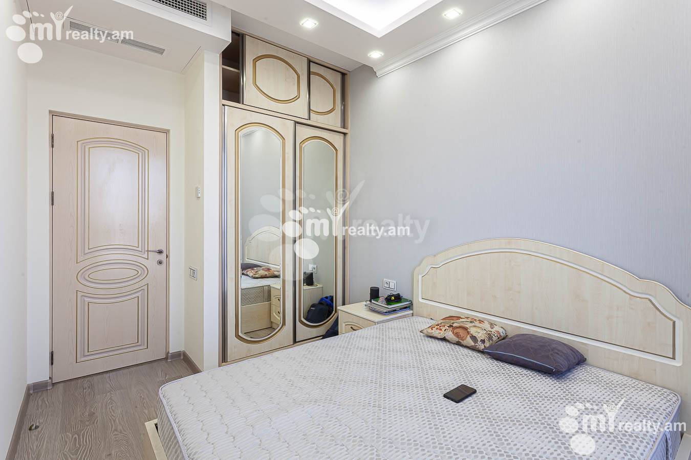 Купить 5 комнатную квартиру Сасна Црер ул., Давташен Ереван, 153655