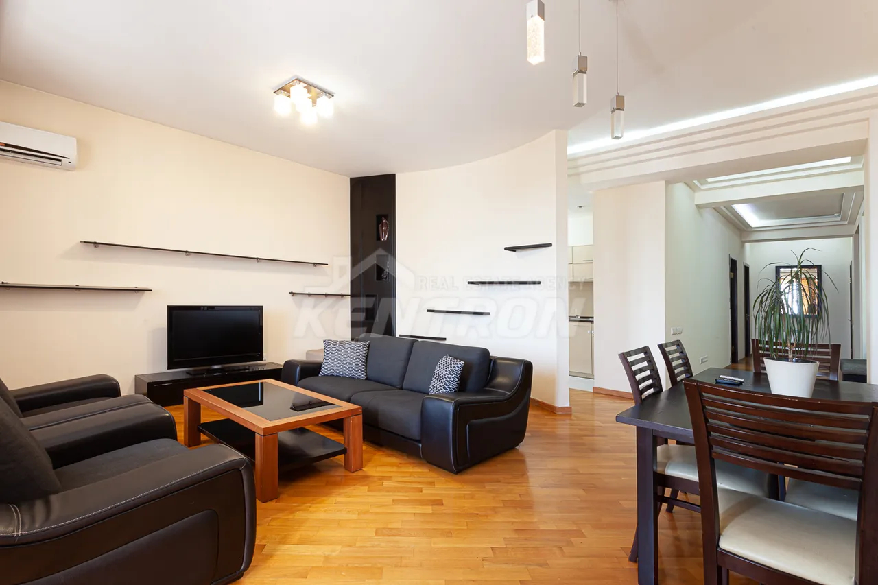 3 սենյականոց բնակարան  Ամիրյան փող, Կենտրոն Երևան, 158287