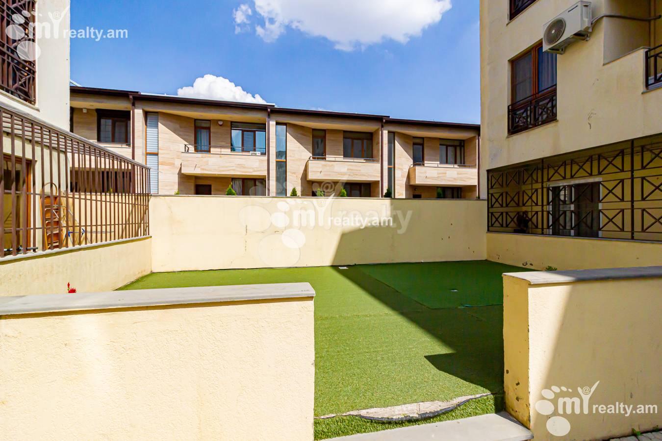 6 սենյականոց բնակարան  Ծարավ Աղբյուրի փող., Ավան Երևան, 152028