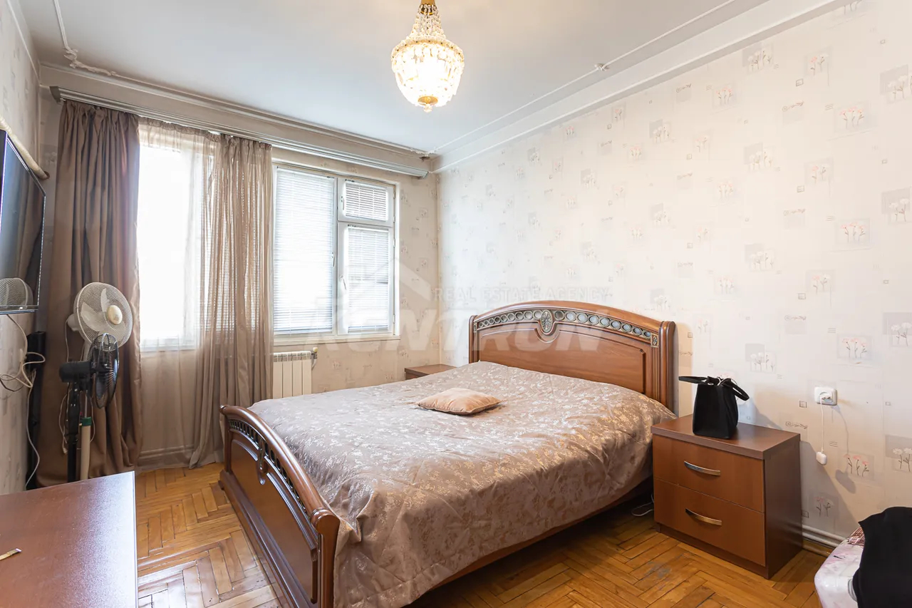 3 bedroom apartment for sale خیابان واهر. پاپازیان, عربگیر ایروان, 157435