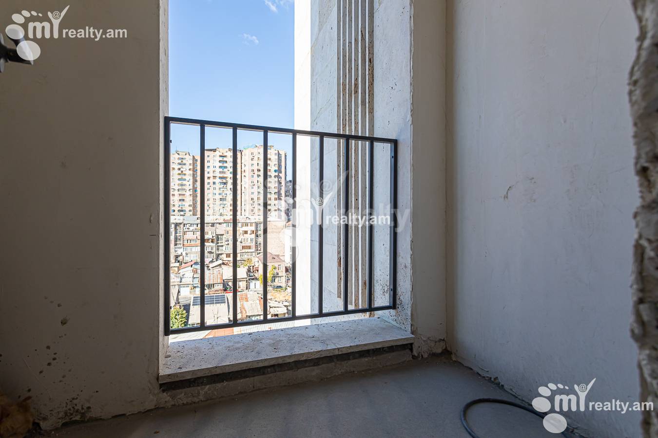 Купить 4 комнатную квартиру Ахбюр Сероб ул, Арабкир Ереван, 157136