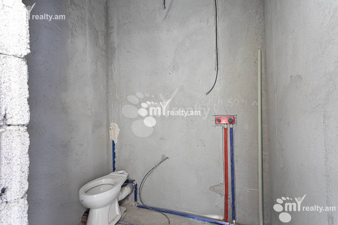 Купить 4 комнатную квартиру Ахбюр Сероб ул, Арабкир Ереван, 157136