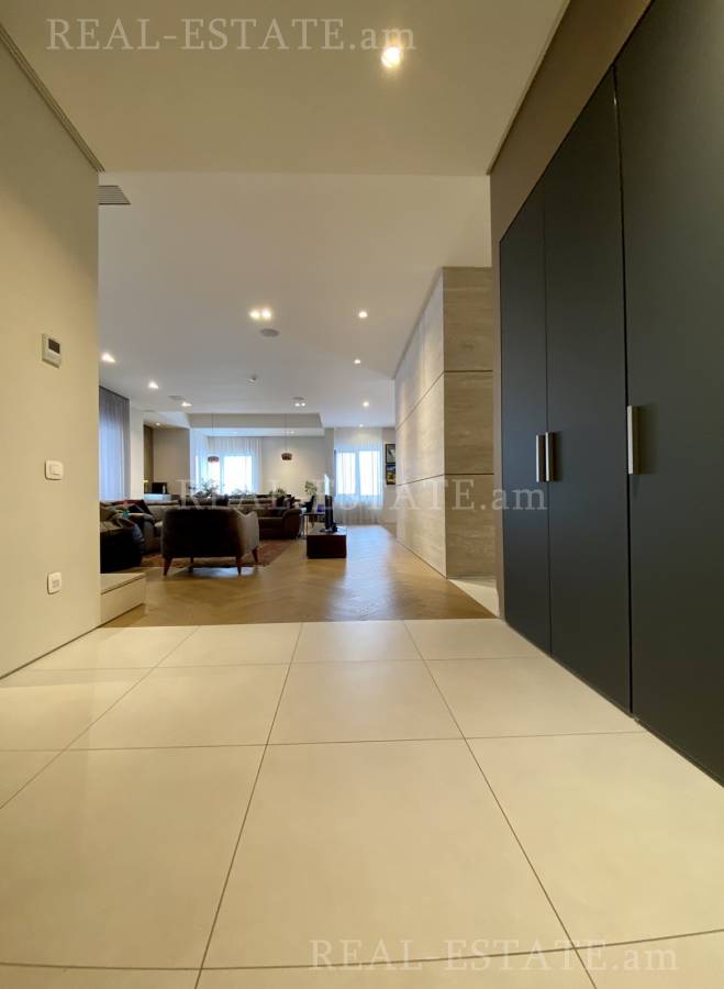 Купить 4 комнатную квартиру Антараин ул, Центр Ереван, 107579