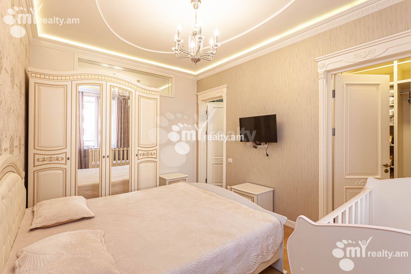 3 bedroom apartment for rent Aram St, Center Yerevan, 152958