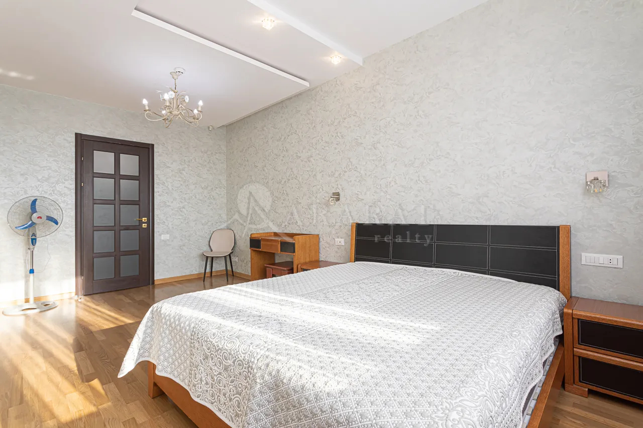 4 bedroom apartment for rent Baghramyan av(Arabkir), Arabkir Yerevan, 158371