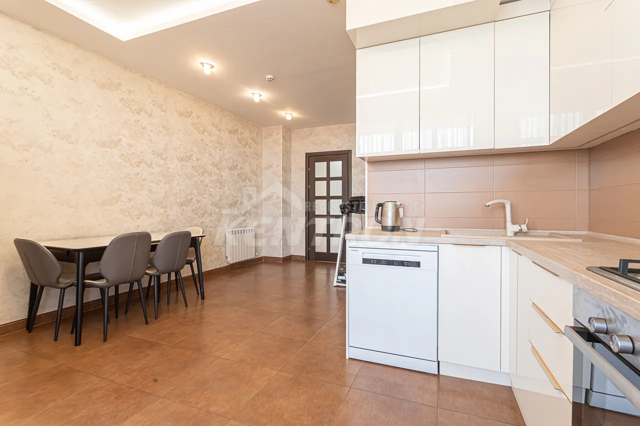 4 bedroom apartment for rent Baghramyan av(Arabkir), Arabkir Yerevan, 158370