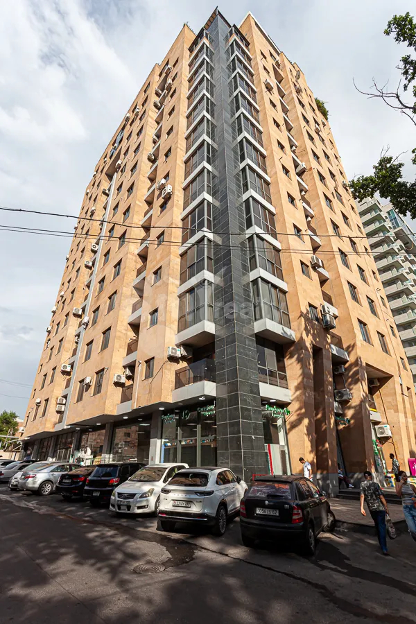 Commercial for rent خیابان گولبِنکیان, عربگیر ایروان, 161036