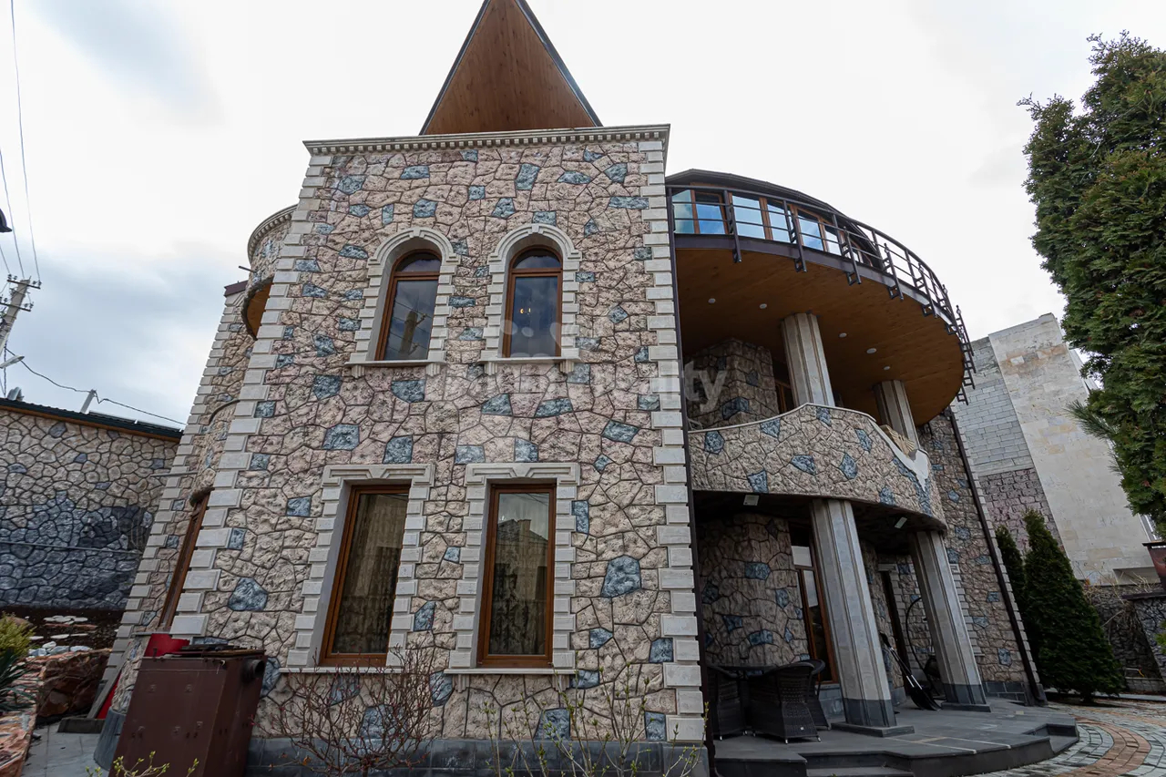 House for sale Duryan disrtict, Avan Yerevan, 160109