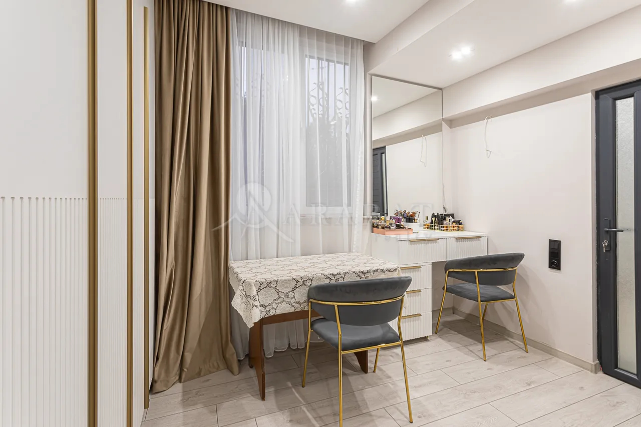 3 bedroom apartment for sale خیابان گولبِنکیان, عربگیر ایروان, 157442