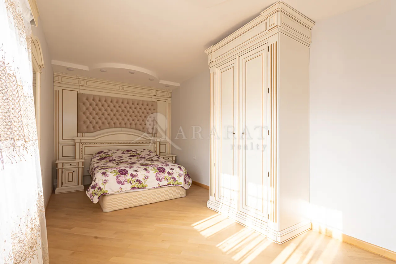 5 bedroom apartment for rent Spendiaryan St, Center Yerevan, 158572