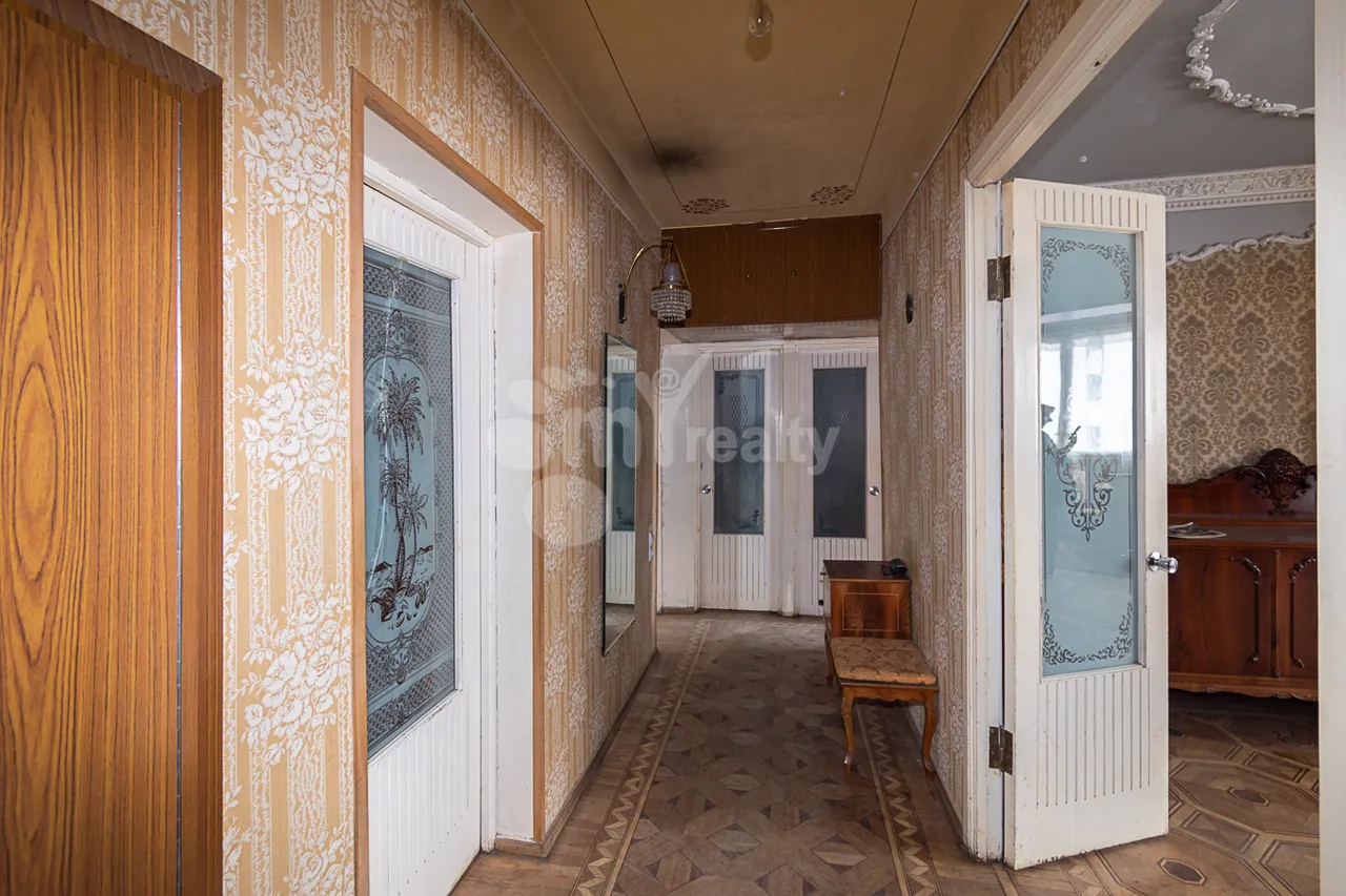 Купить 4 комнатную квартиру Азатутян пр, Арабкир Ереван, 160071