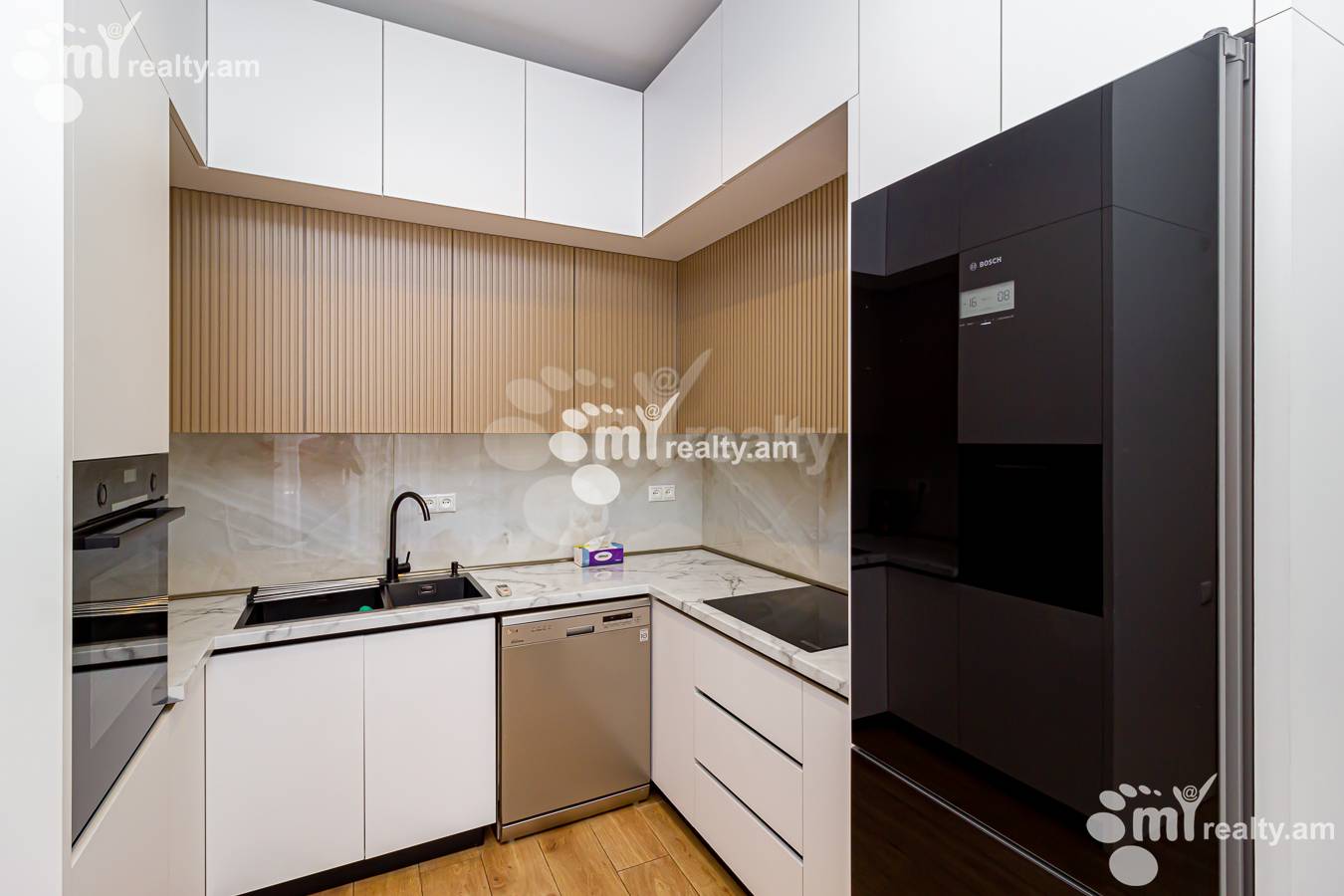 4 bedroom apartment for rent خیابان م. خورِناتسی, مرکز شهر ایروان, 152511