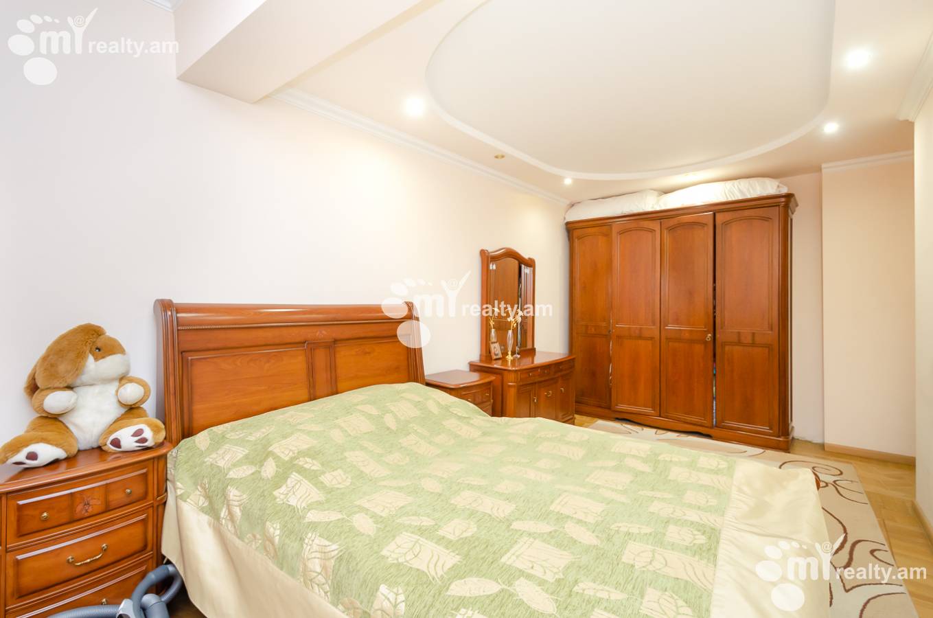 Купить 4 комнатную квартиру Орбели Ехбайрнери ул, Арабкир Ереван, 144146