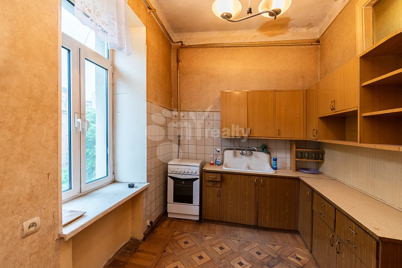 3 bedroom apartment for sale خیابان ابوویان, مرکز شهر ایروان, 160652
