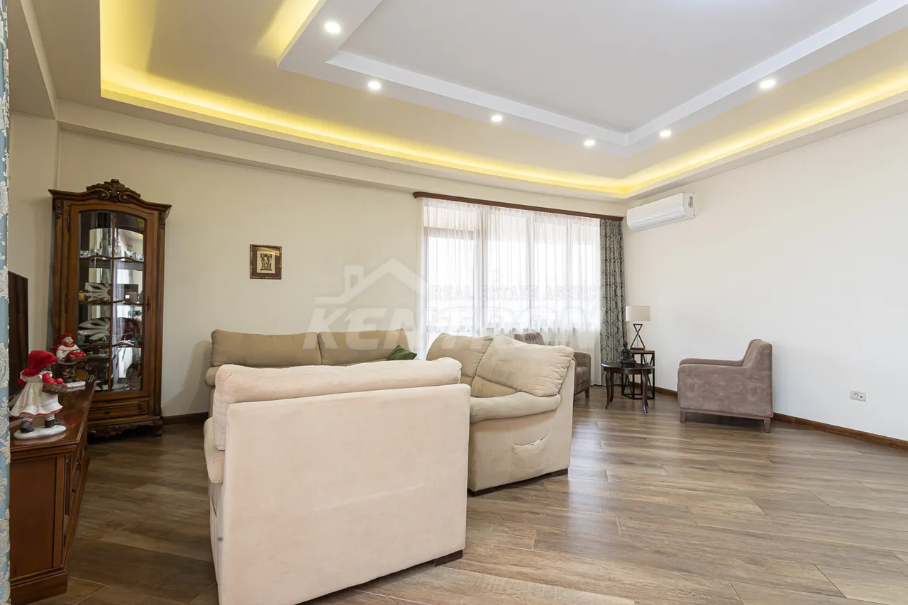 4 bedroom apartment for sale خیابان یِکمالیان, مرکز شهر ایروان, 158583