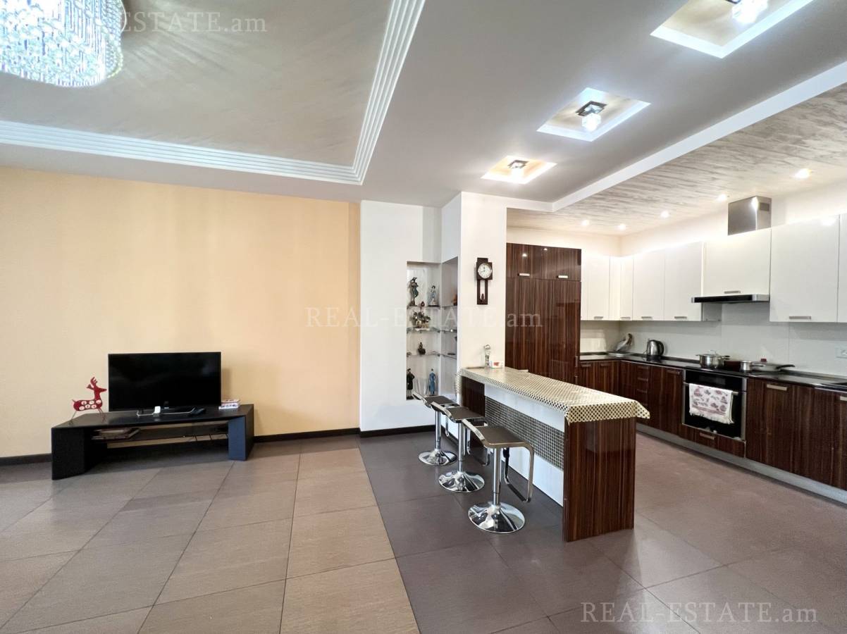 3 bedroom apartment for rent Northern(Hyusisayin)  Ave, Center Yerevan, 128767