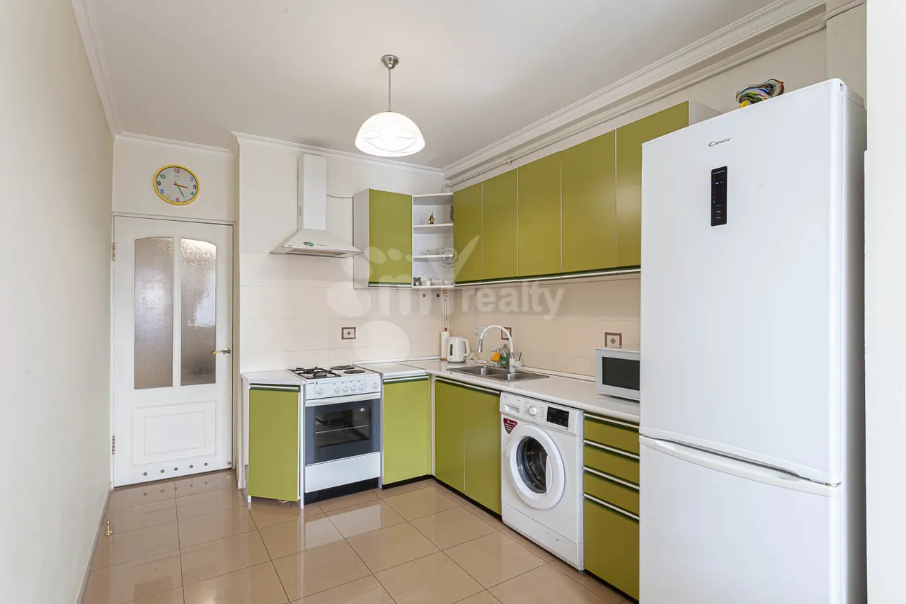 3 bedroom apartment for rent Mashtots Ave, Center Yerevan, 159963