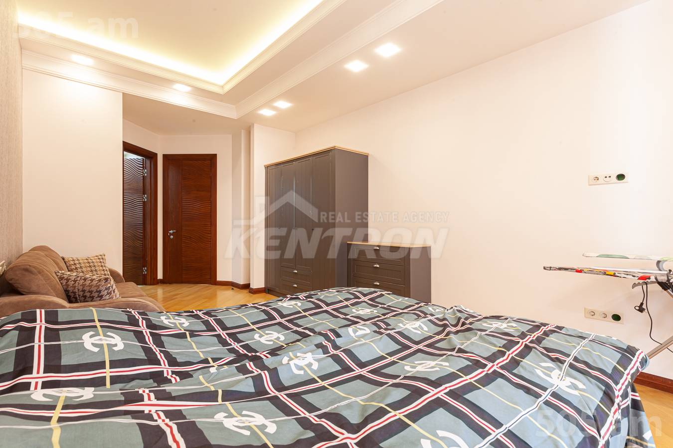 3 սենյականոց բնակարան վարձով Եկմալյան փող, Կենտրոն Երևան, 154624