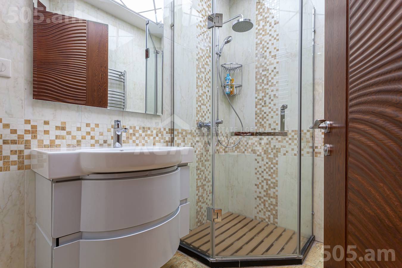 3 սենյականոց բնակարան վարձով Եկմալյան փող, Կենտրոն Երևան, 154624