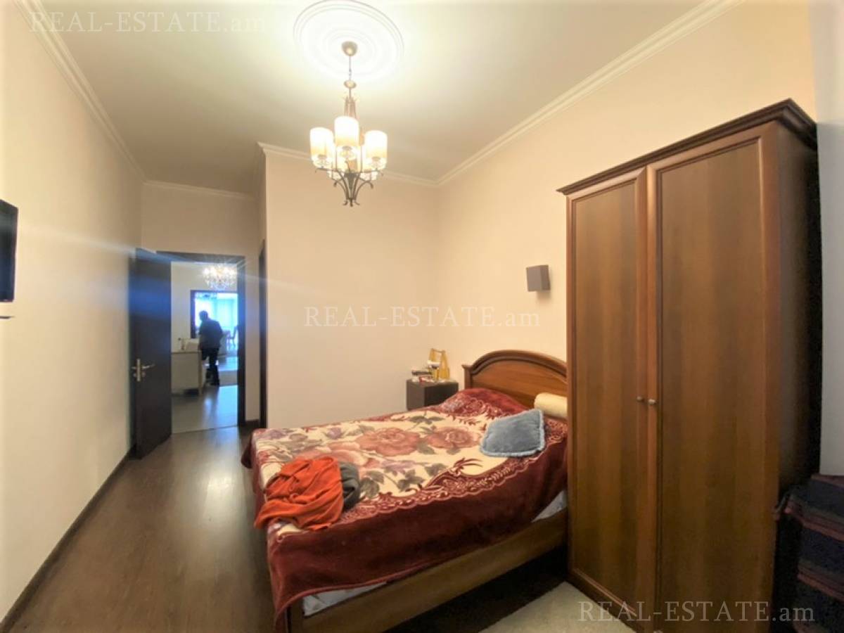 4 bedroom apartment for sale Aram St, Center Yerevan, 121421