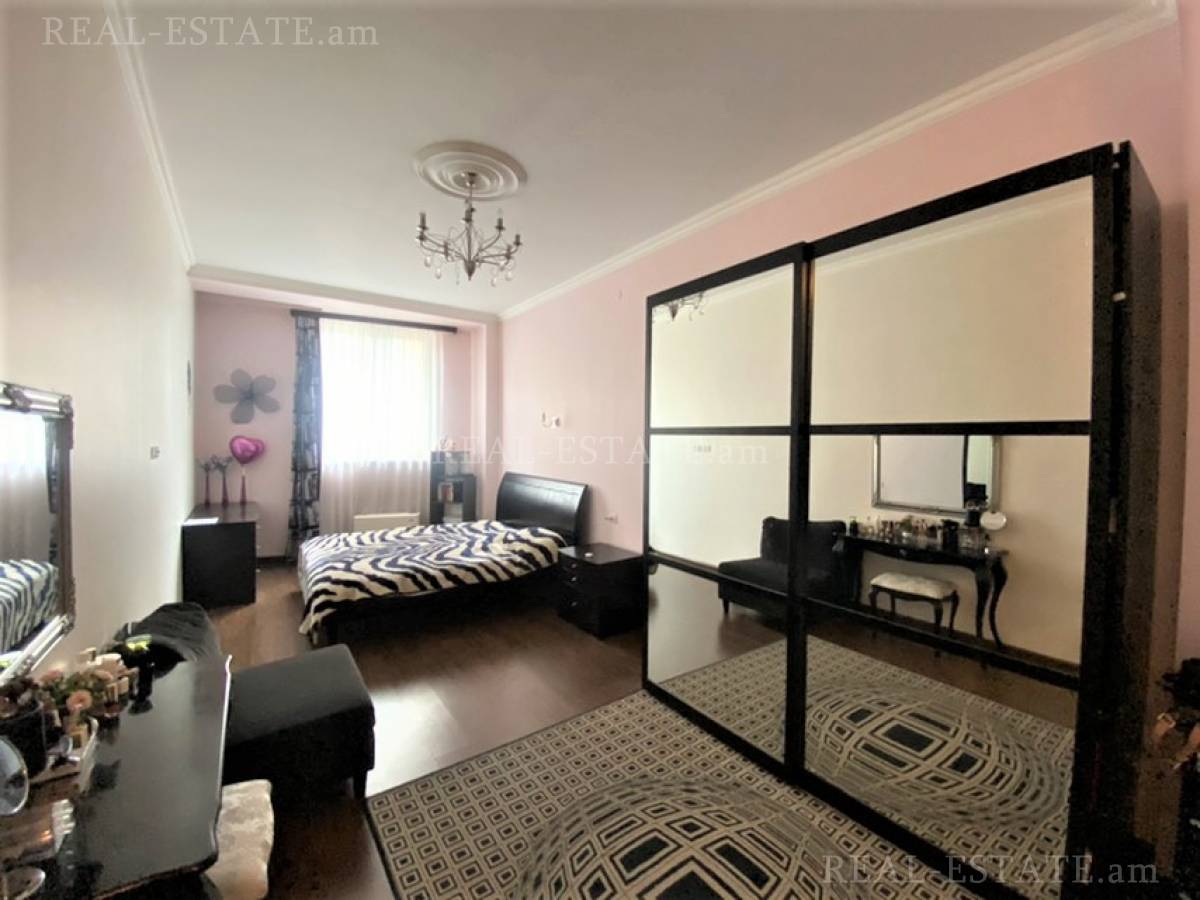 4 bedroom apartment for sale Aram St, Center Yerevan, 121421