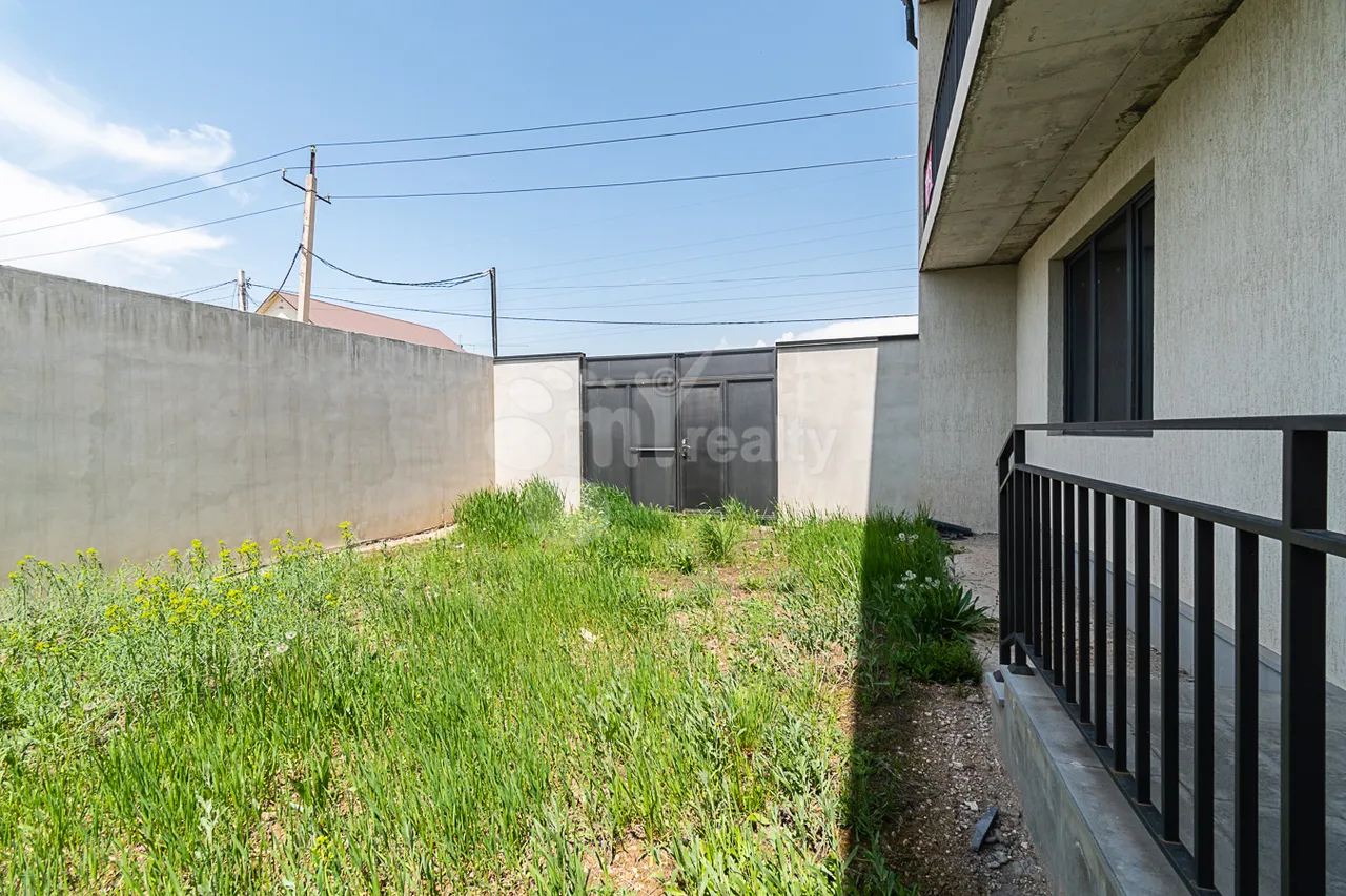 House for sale կառուցապատողից M. Mashtots st., Arinj Kotajk, 160484