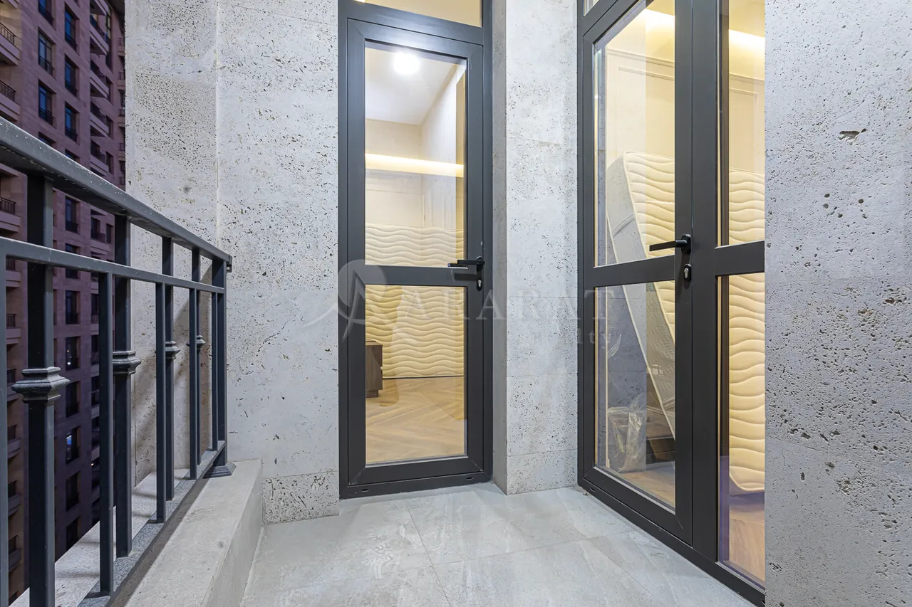 Купить 3 комнатную квартиру Аршакуняц пр, Центр Ереван, 158814