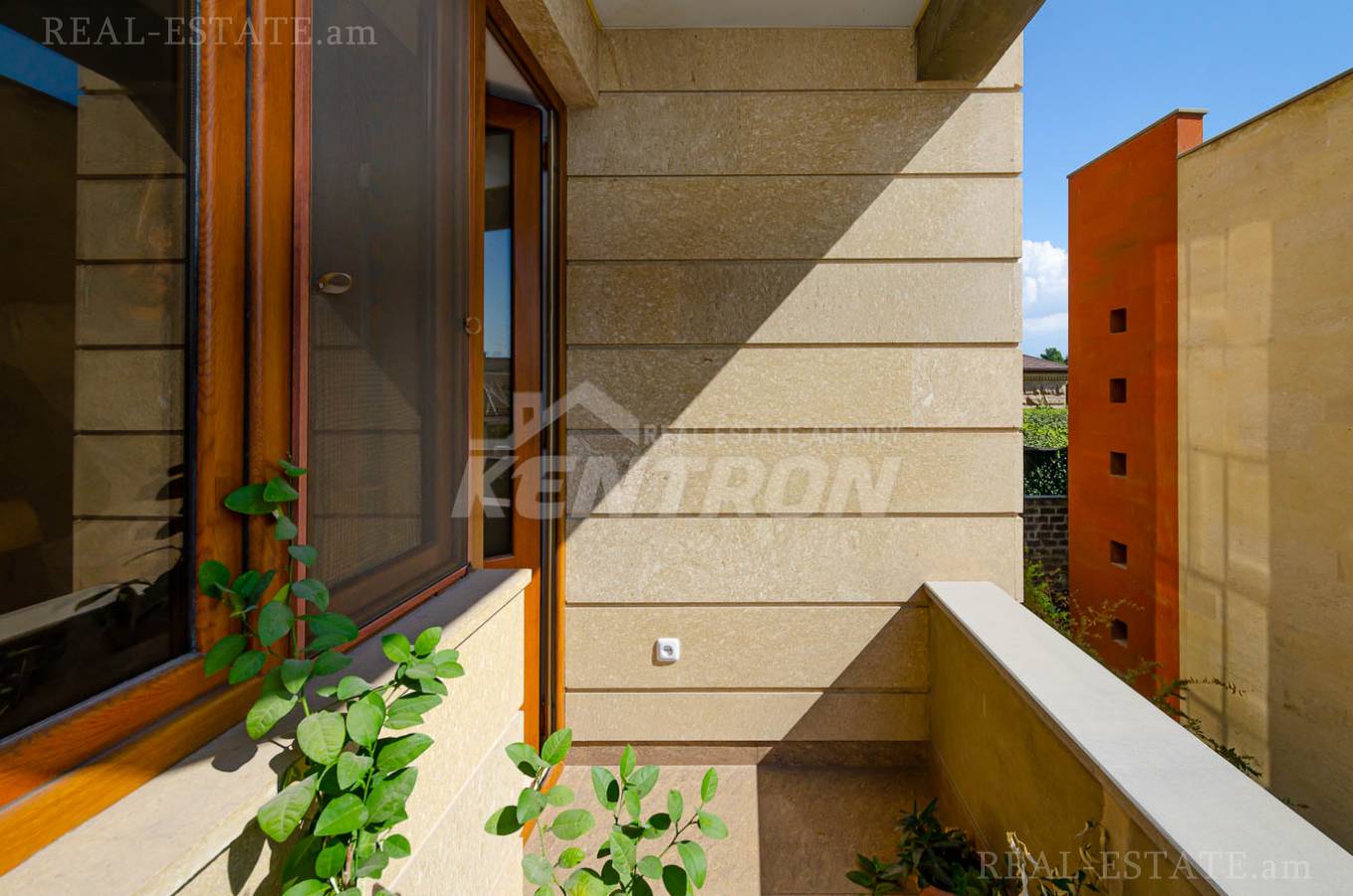 2 սենյականոց բնակարան  Բաբայան փող, Արաբկիր Երևան, 141079