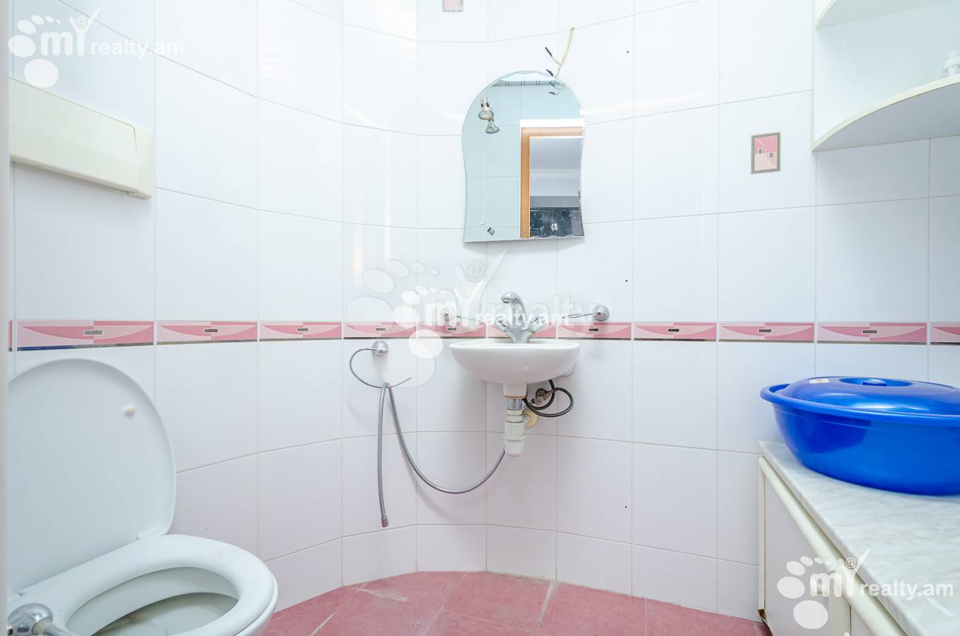 Снять 4 комнатную квартиру Закян ул, Центр Ереван, 154259