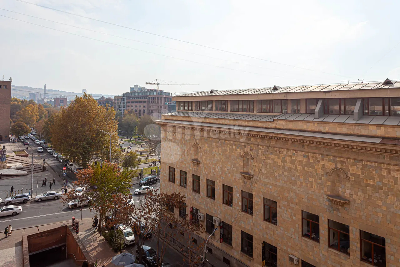 3 սենյականոց բնակարան վարձով Արամի փող, Կենտրոն Երևան, 160116