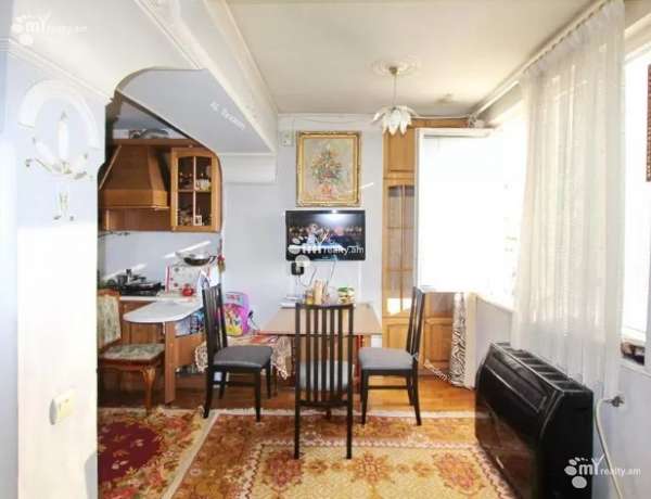 1-senyakanoc-bnakaran-vacharq-Yerevan-Center