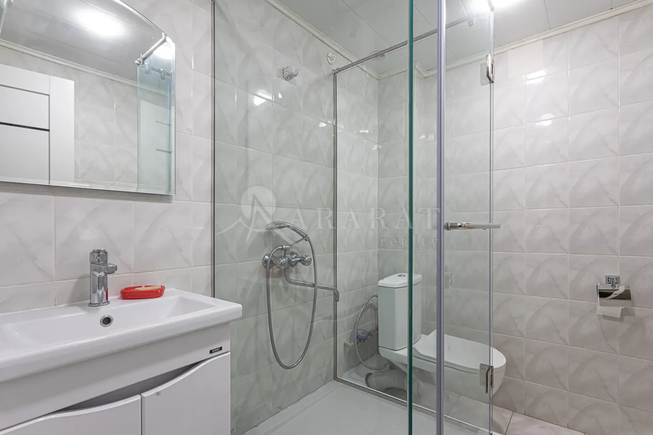 3 bedroom apartment for sale خیابان ماشتوتس, مرکز شهر ایروان, 157755