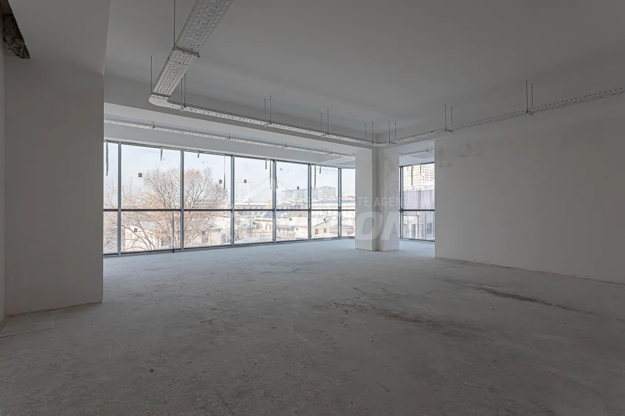 Снять коммерческoе помещение Н. Зарян стр, Арабкир Ереван, 158317