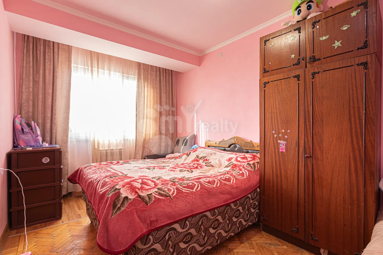 3 bedroom apartment for sale خیابان آدونس, عربگیر ایروان, 157907