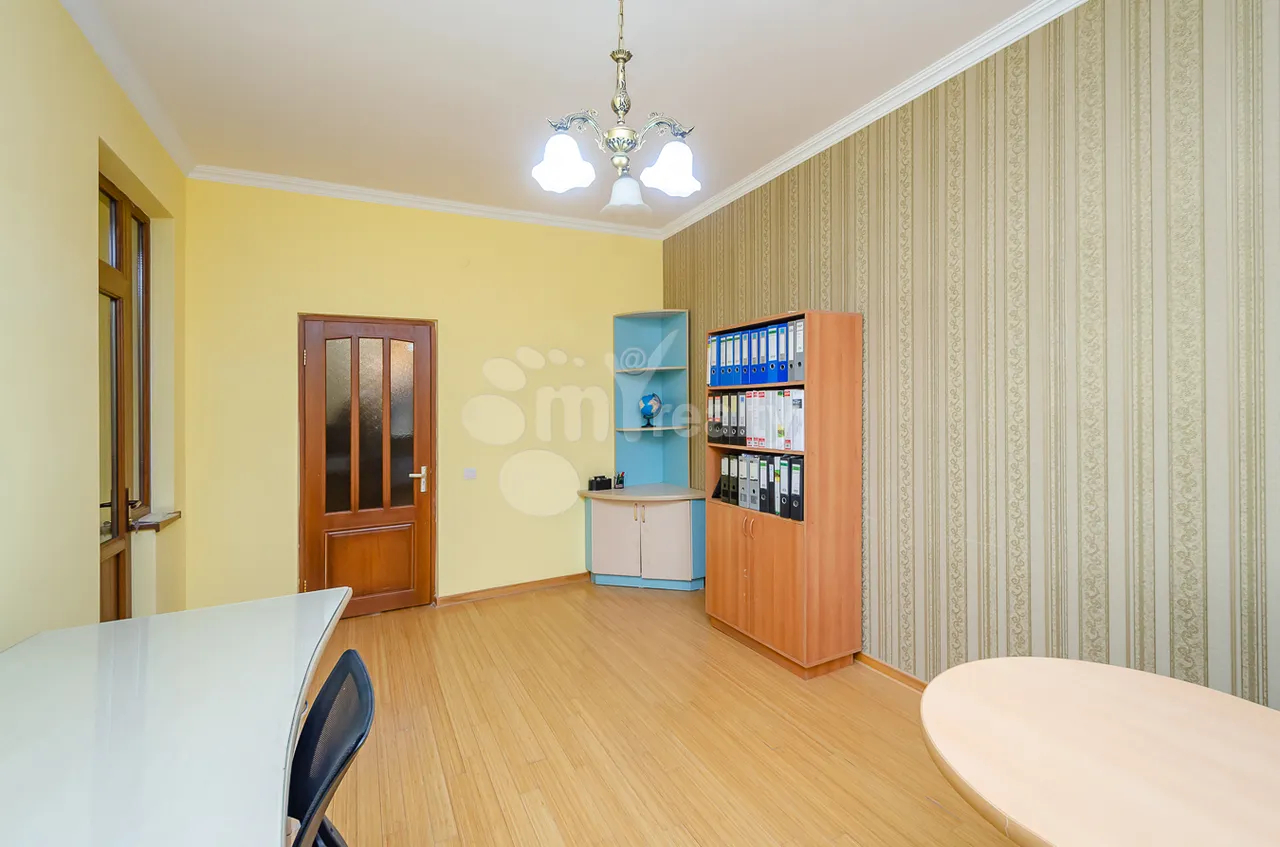 3 bedroom apartment for sale خیابان آرگیشتی, مرکز شهر ایروان, 157583