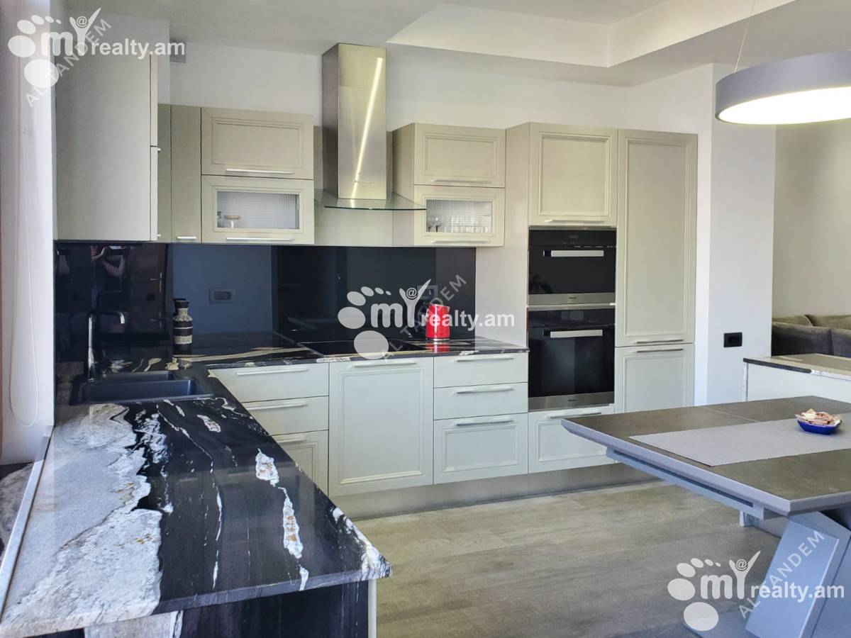 3 bedroom apartment for sale Amiryan St, Center Yerevan, 161202