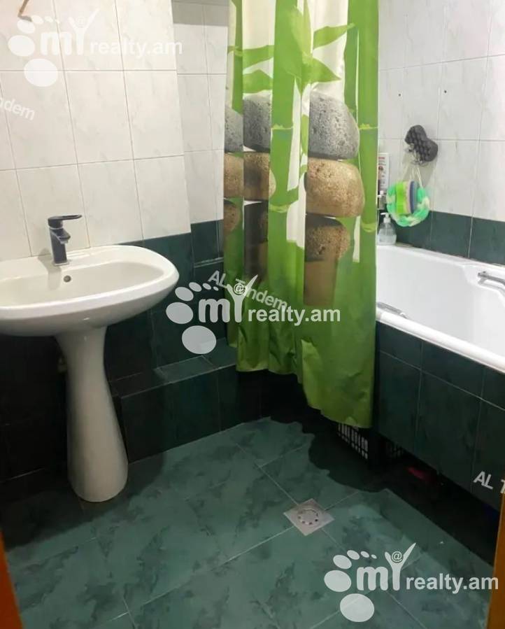 2 սենյականոց բնակարան  Ադոնց փող, Արաբկիր Երևան, 154018