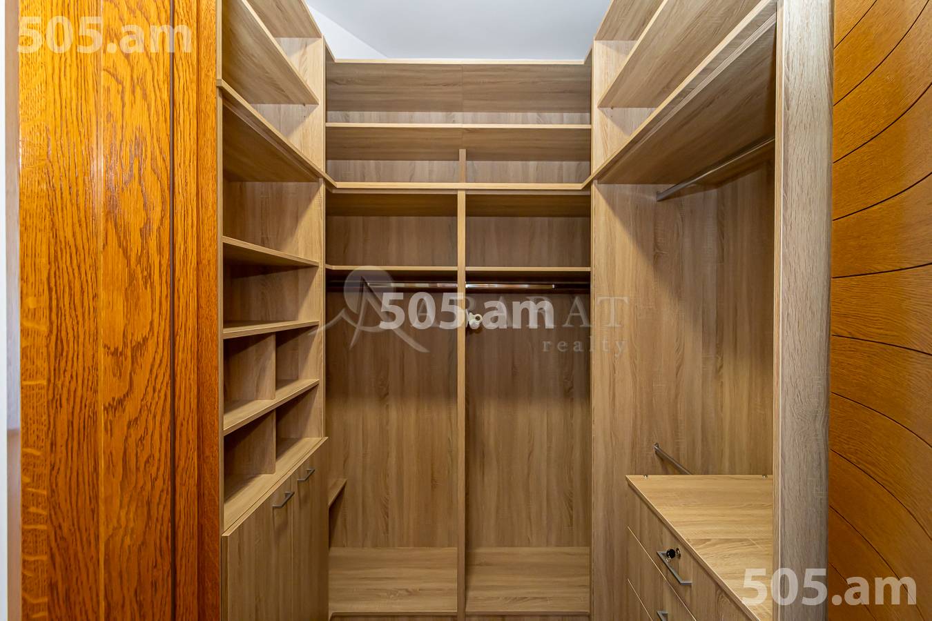 4 bedroom apartment for sale D. Demirchyan St, Center Yerevan, 155365